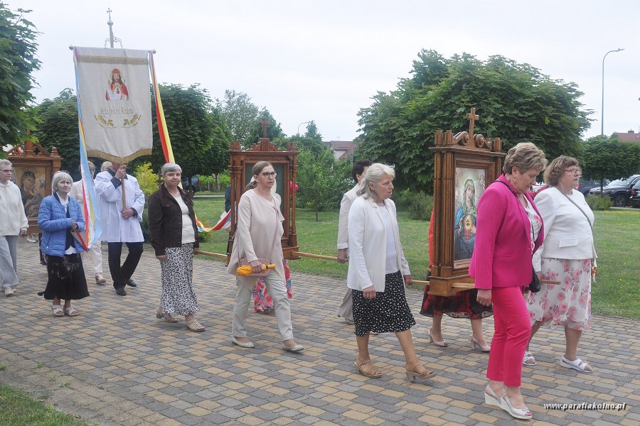 038 Procesja eucharystyczna.jpg
